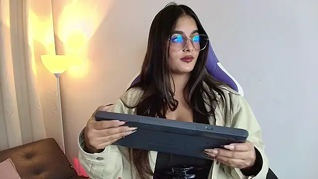 Snapshot of Abby_Raschell chatting on February 28, 2026, 5:07 am Abby Raschell online show from February 28, 2026, 5:07 am