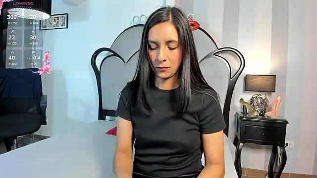 MiaAmore  online show from July 16, 2026, 7:11 pm