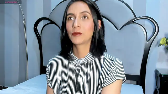 MiaAmore  online show from October 11, 2025, 7:37 pm