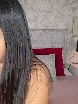 ashleythompson2025 online show from February 9, 2026, 11:41 am