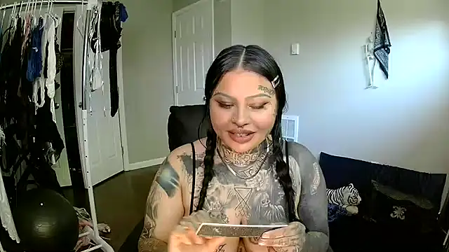 Snapshot of chicanachic13 chatting on June 14, 2026, 8:43 pm chicanachic13 online show from June 14, 2026, 8:43 pm