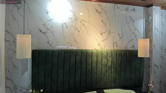 AustinJones  online show from October 30, 2025, 7:55 pm