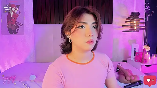 Snapshot of Creamy_Angelo chatting on June 21, 2026, 9:53 pm Creamy Angelo online show from June 21, 2026, 9:53 pm