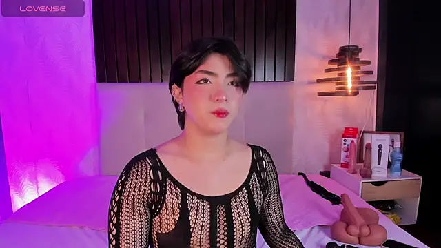 Creamy Angelo online show from November 30, 2025, 4:02 am