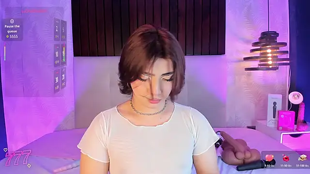 Snapshot of Creamy_Angelo chatting on June 5, 2026, 1:21 am Creamy Angelo online show from June 5, 2026, 1:21 am