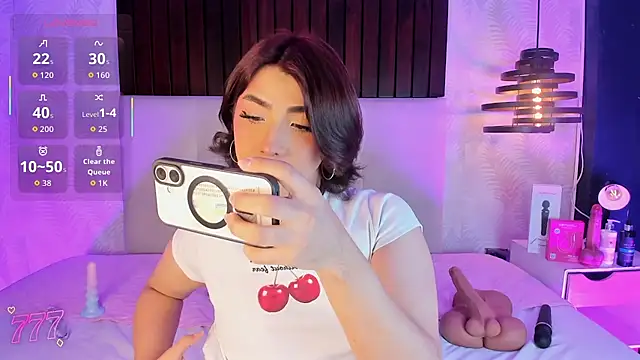 Snapshot of Creamy_Angelo chatting on May 23, 2026, 4:44 am Creamy Angelo online show from May 23, 2026, 4:44 am