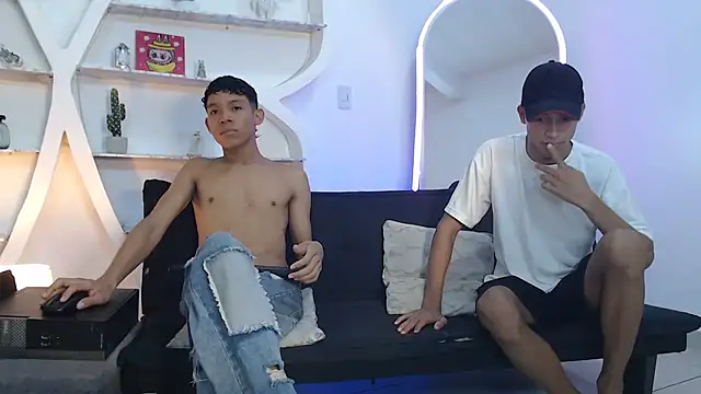 BEAUTY BOYS1 online show from October 21, 2025, 7:19 am