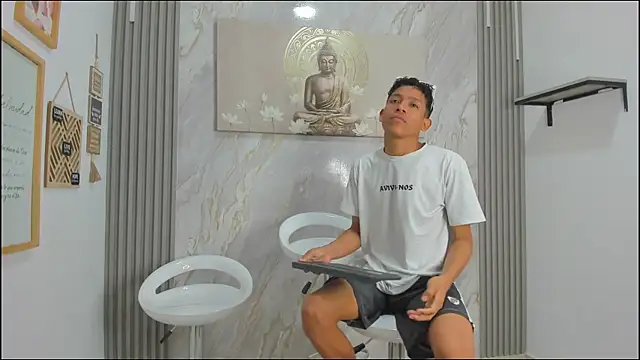 BEAUTY BOYS1 online show from January 12, 2026, 7:26 am