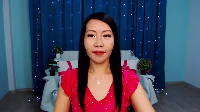 Snapshot of LiaPak chatting on October 6, 2025, 1:07 am LiaPak online show from October 6, 2025, 1:07 am