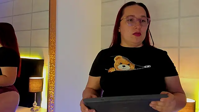 fieryluciana online show from October 8, 2025, 5:53 am