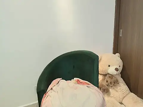 Snapshot of scarletevil chatting on October 28, 2025, 4:35 am scarletevil online show from October 28, 2025, 4:35 am