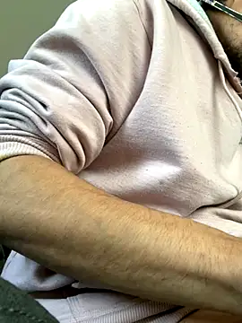 Snapshot of DanBfl chatting on October 9, 2025, 7:58 pm DanBfl online show from October 9, 2025, 7:58 pm