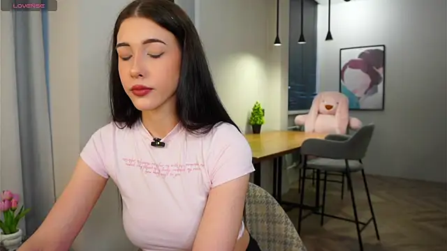 EviaRabasca online show from March 19, 2026, 11:32 am