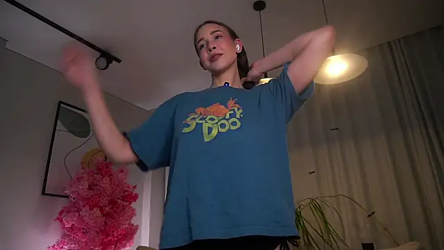 EviaRabasca online show from November 6, 2025, 11:25 am