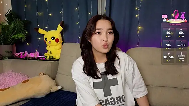 ColettaMejias online show from November 12, 2025, 8:45 pm