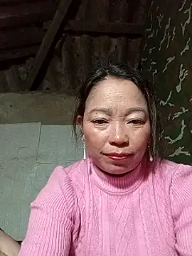 Snapshot of _Helala_ chatting on December 17, 2025, 12:21 pm Helala online show from December 17, 2025, 12:21 pm