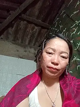 Snapshot of _Helala_ chatting on November 4, 2025, 3:38 pm Helala online show from November 4, 2025, 3:38 pm