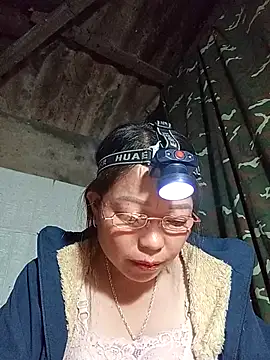 Snapshot of _Helala_ chatting on November 8, 2025, 8:29 am Helala online show from November 8, 2025, 8:29 am