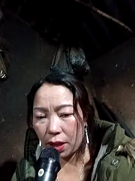 Snapshot of _Helala_ chatting on January 14, 2026, 2:37 am Helala online show from January 14, 2026, 2:37 am