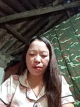 Snapshot of _Helala_ chatting on October 31, 2025, 11:33 pm Helala online show from October 31, 2025, 11:33 pm