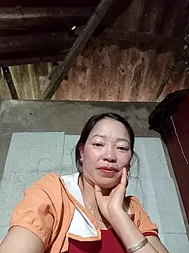 Snapshot of _Helala_ chatting on November 12, 2025, 3:32 am Helala online show from November 12, 2025, 3:32 am