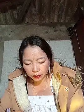 Snapshot of _Helala_ chatting on December 14, 2025, 9:48 am Helala online show from December 14, 2025, 9:48 am