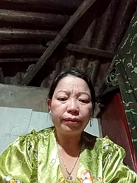 Snapshot of _Helala_ chatting on October 28, 2025, 8:19 pm Helala online show from October 28, 2025, 8:19 pm