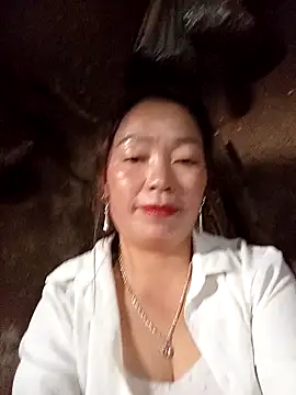 Snapshot of _Helala_ chatting on December 22, 2025, 4:01 am Helala online show from December 22, 2025, 4:01 am