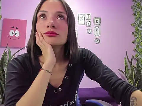 Tammy Thompson  online show from November 10, 2025, 1:49 pm