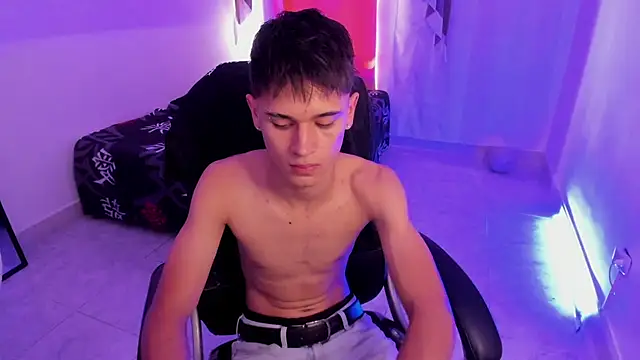 Aron Boyy online show from December 15, 2025, 7:31 pm