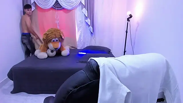 Aron Boyy online show from March 25, 2026, 7:57 pm