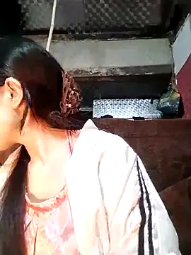   Sasulq   online show from November 18, 2025, 1:47 pm