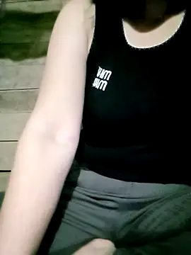 Surrilove online show from December 4, 2025, 4:17 pm