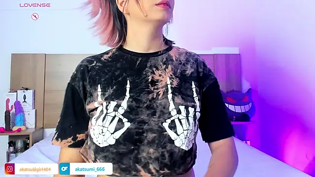 Snapshot of Akatsumi_ chatting on September 18, 2025, 8:56 pm Akatsumi  online show from September 18, 2025, 8:56 pm