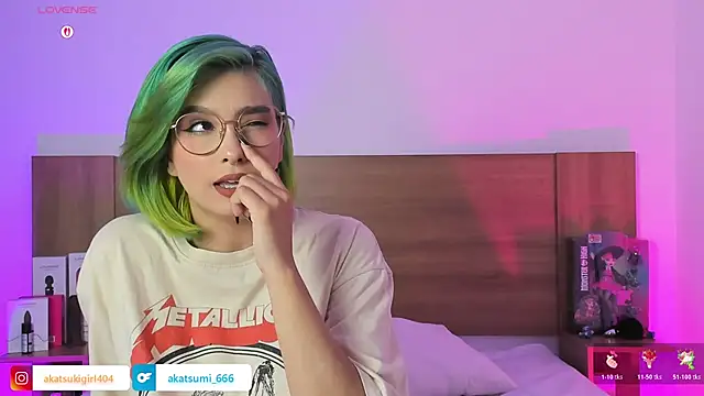 Akatsumi  online show from January 9, 2026, 4:03 pm