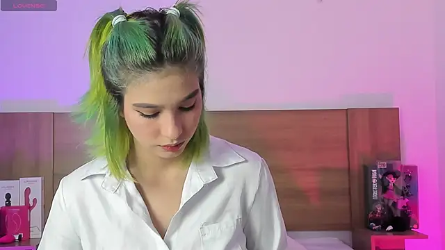 Snapshot of Akatsumi_ chatting on February 16, 2026, 5:22 pm Akatsumi online show from February 16, 2026, 5:22 pm