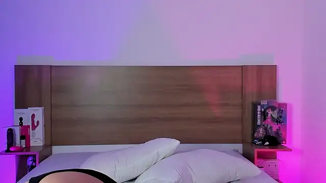 Snapshot of Akatsumi_ chatting on February 23, 2026, 2:57 am Akatsumi online show from February 23, 2026, 2:57 am