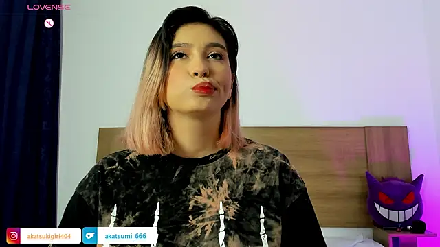 Snapshot of Akatsumi_ chatting on September 29, 2025, 10:37 pm Akatsumi  online show from September 29, 2025, 10:37 pm