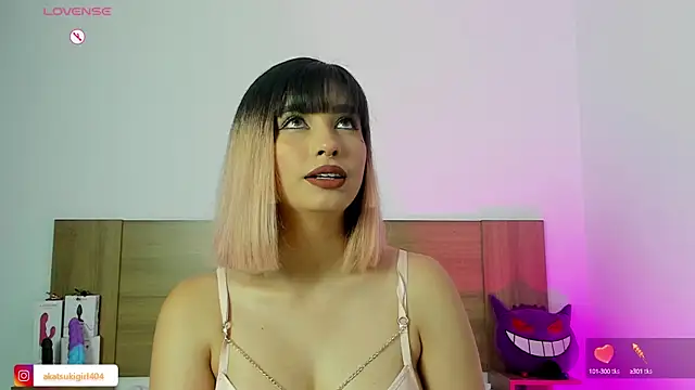 Snapshot of Akatsumi_ chatting on September 10, 2025, 10:20 pm Akatsumi  online show from September 10, 2025, 10:20 pm