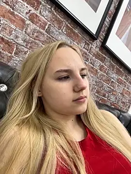 Sky Cutie online show from October 3, 2025, 4:58 am