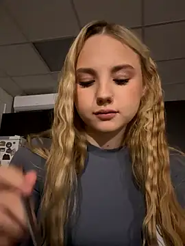 Sky Cutie online show from September 13, 2025, 4:56 am