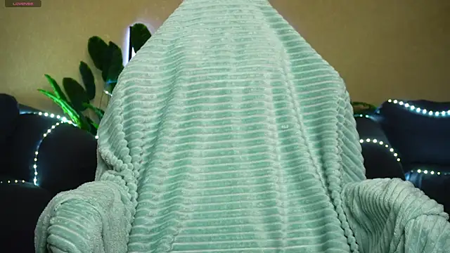 AnitaVon online show from April 3, 2026, 7:59 am