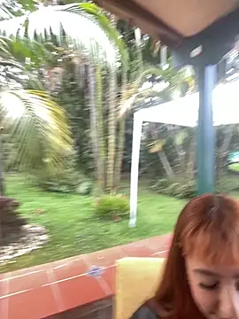 AliceMrtnz online show from November 9, 2025, 5:28 pm