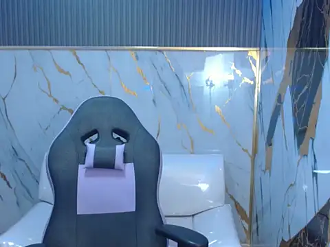 Snapshot of lilith_sexy19 chatting on February 13, 2026, 4:56 am lilith sexy19 online show from February 13, 2026, 4:56 am