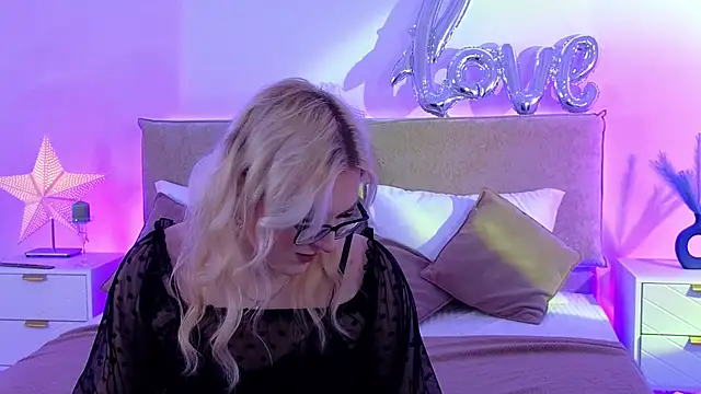 Snapshot of Jules_night chatting on May 3, 2026, 9:07 pm Jules night online show from May 3, 2026, 9:07 pm