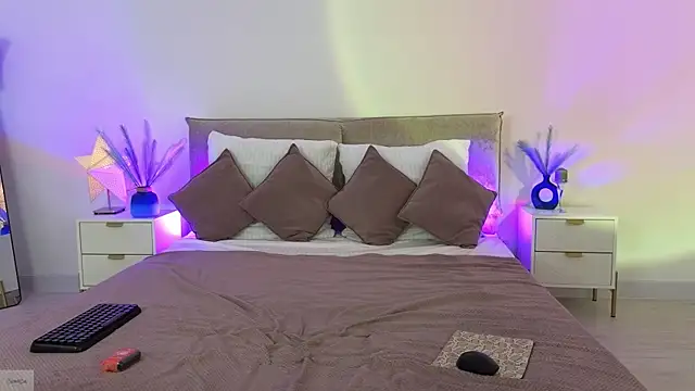 Jules night online show from November 17, 2025, 9:41 pm