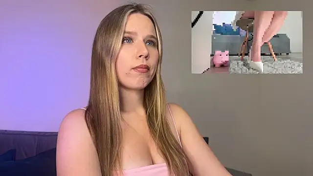 Snapshot of GoddessRoss chatting on October 13, 2025, 5:58 pm GoddessRoss online show from October 13, 2025, 5:58 pm