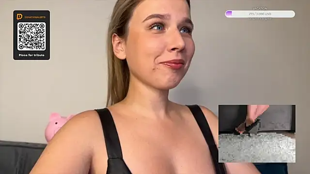 Snapshot of GoddessRoss chatting on September 9, 2025, 8:18 pm GoddessRoss online show from September 9, 2025, 8:18 pm