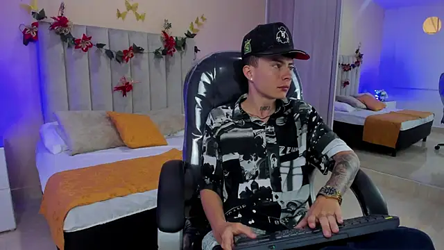 Nascary Fox online show from December 21, 2025, 1:13 pm