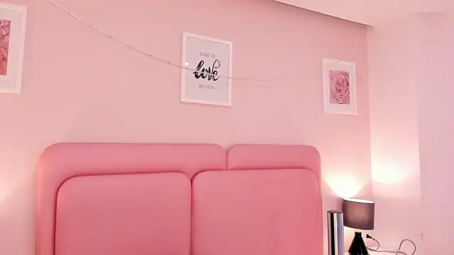 mia yeager online show from September 14, 2025, 3:56 pm